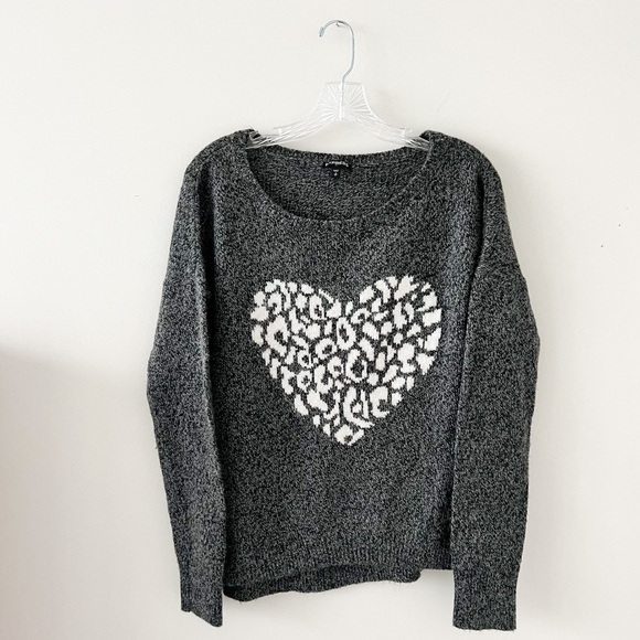 Express Grey Wool Mohair Blend Leopard Print Heart Sweater Size S Pullover - Picture 2 of 5